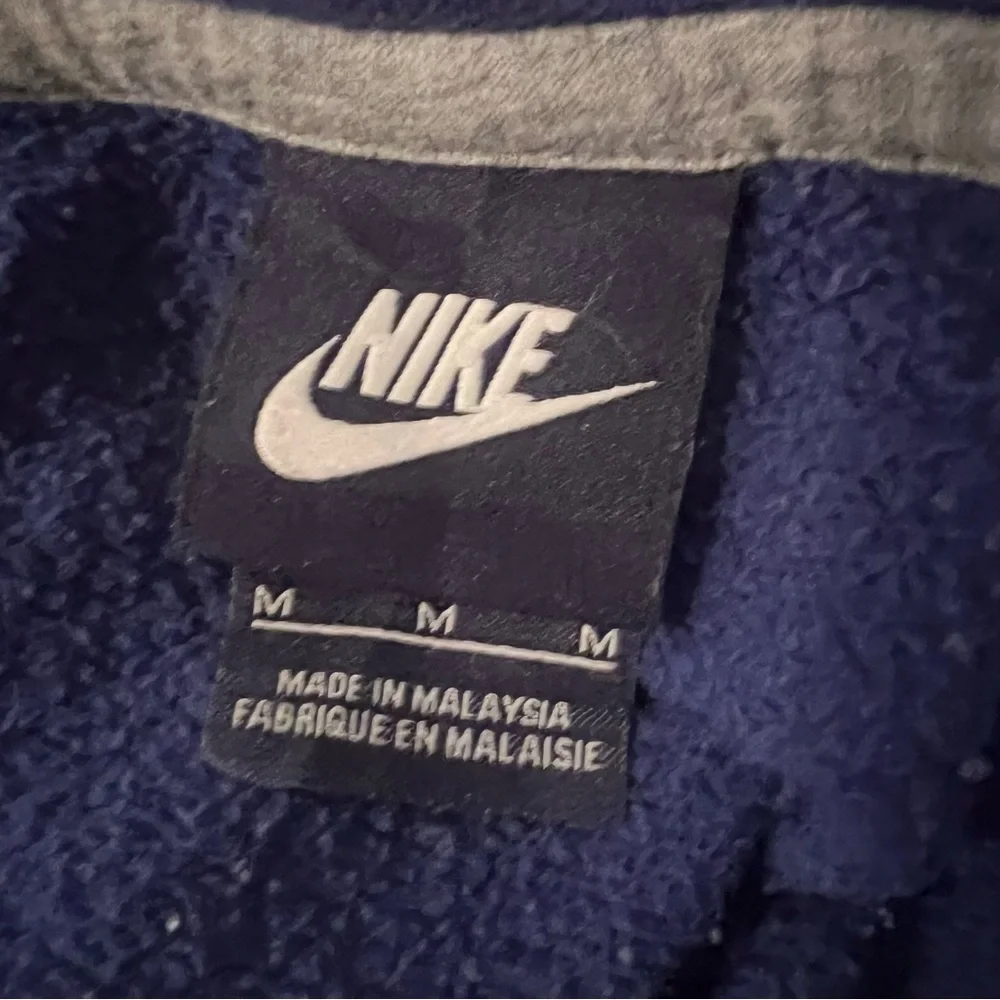 Nike Men's size M Center Swoosh Fleece Hoodie Blue/Lime Green Sweatshirt‎
